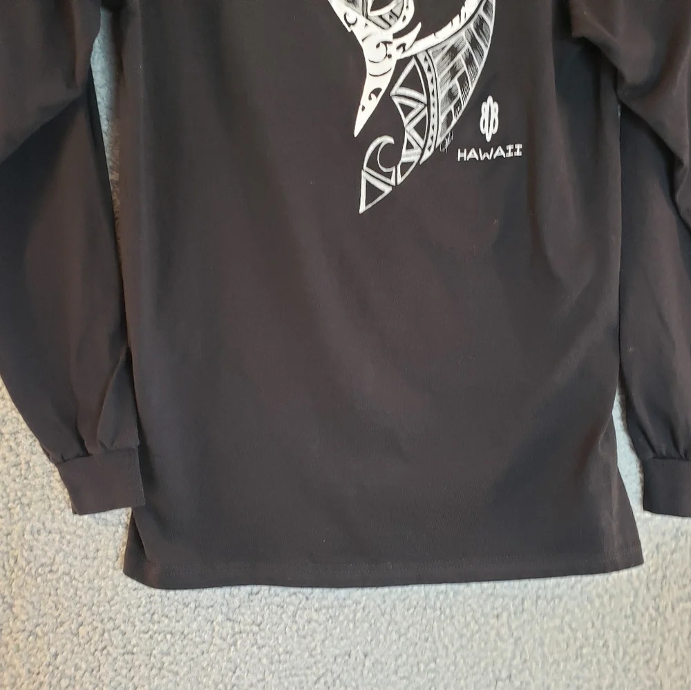 808 Clothing Co. Hawaii Black 100% cotton Shark & waves Graphic Tee Shirt Sz S - Picture 11 of 13